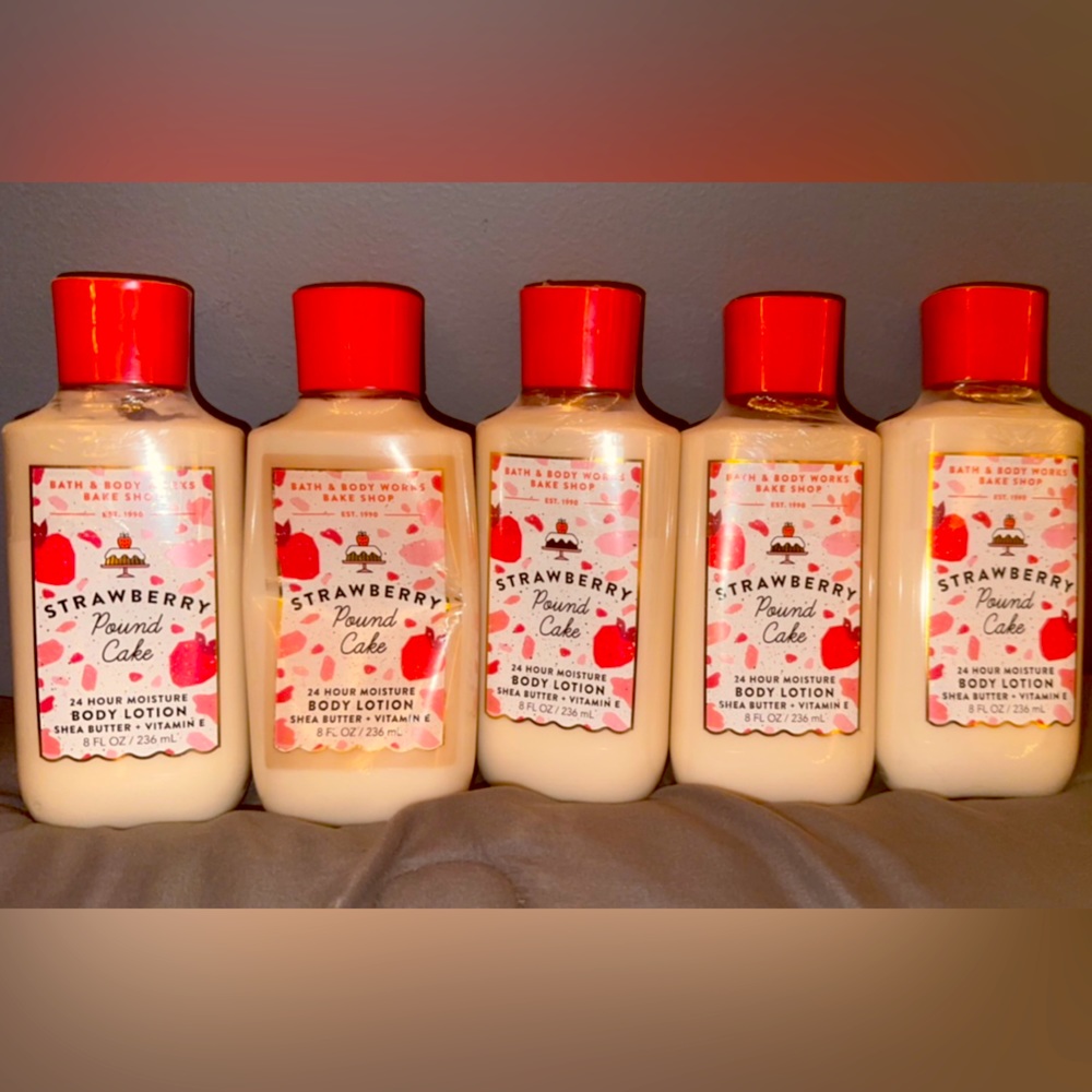 Bath and Body Works Strawberry Pound Cake